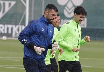 El Betis plantea al meta Guilherme la renovación antes de una cesión