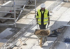 Este es el sector donde más trabajan los extranjeros en España: suponen casi un tercio de la fuerza laboral