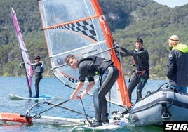 Clínic de windsurf en el embalse de Entrepeñas para infantiles y juveniles