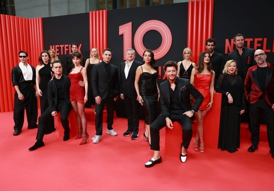 Foto grupal de la fiesta de Netflix celebrada en Madrid