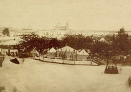 Este domingo, última ocasión para ver la exposición en el Bellas Artes de Leygonier, fotógrafo de los Montpensier