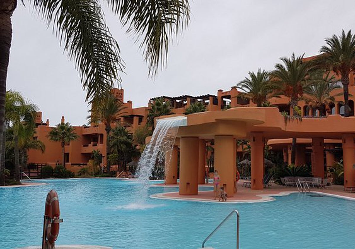 Una de las piscinas de este complejo del bienestar