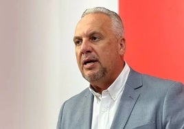 Ruiz Boix: de criticar a la Junta por viajar a China a liderar el mismo viaje